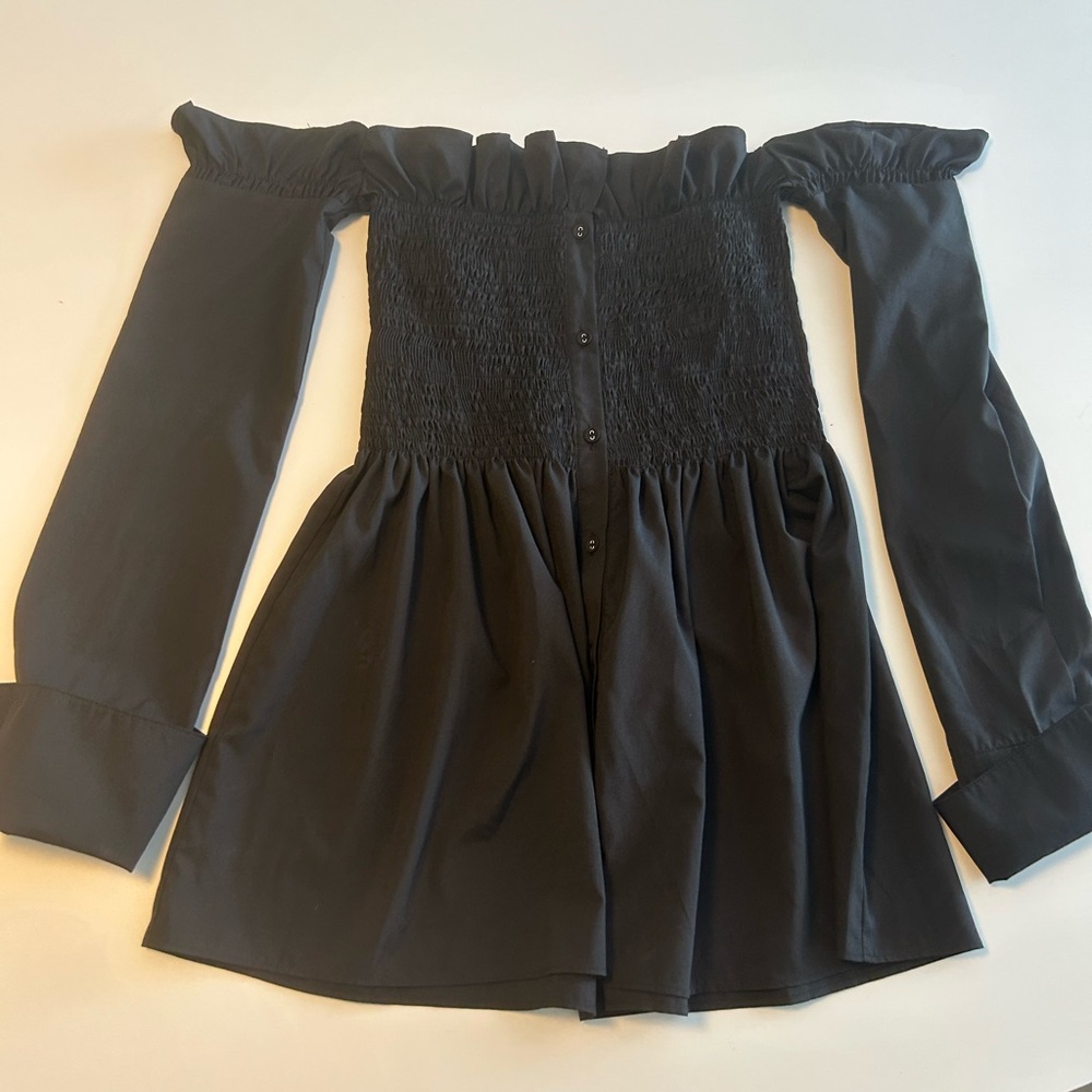 Luxe by Stylekeepers, black, off-shoulder, smocked-bodice, flowing bottom. Sz M - Picture 12 of 12